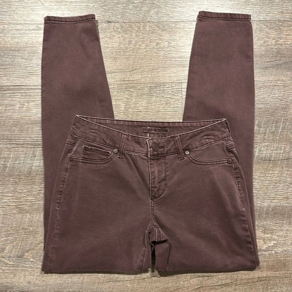 Maurices plum, distressed, denim stretch, jeans/pants 29” - Picture 2 of 8